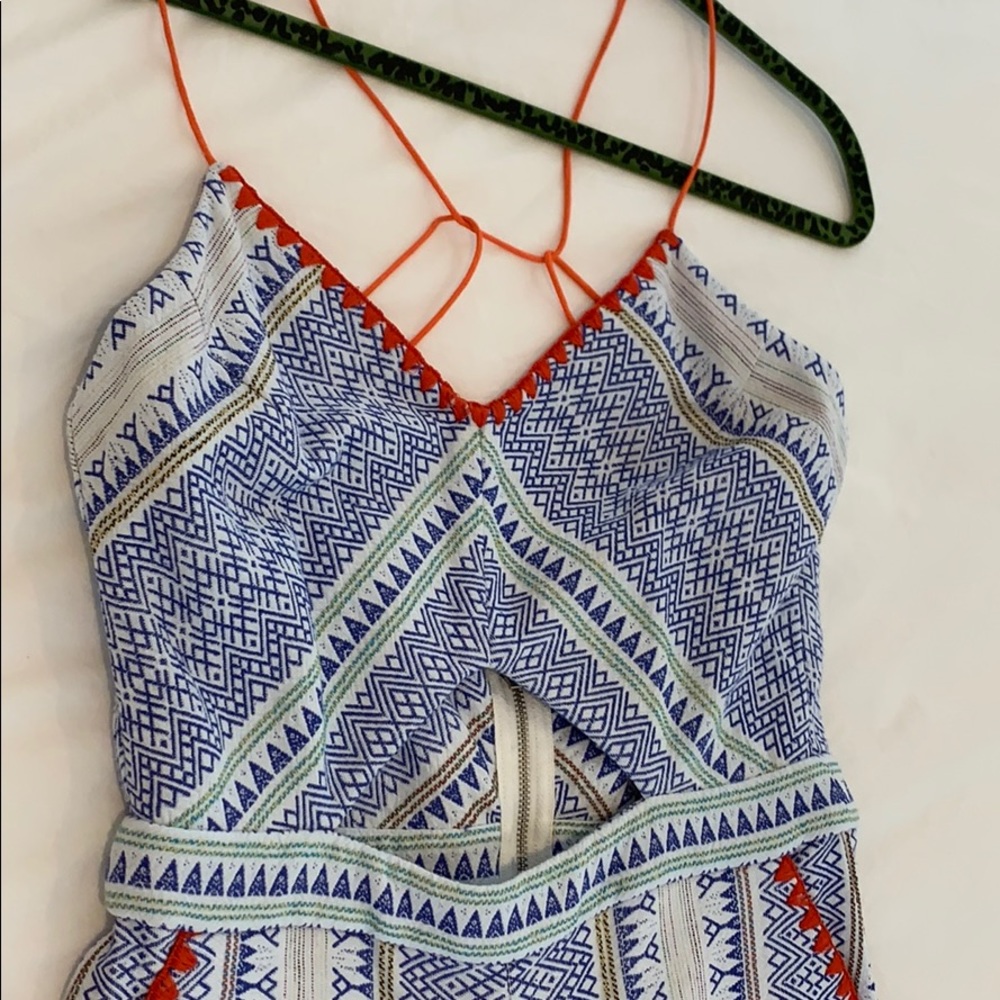 Cut out jumper, never worn. Perfect condition!